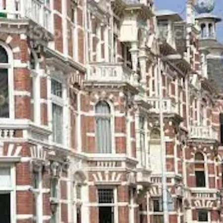 Luxurious Floor Near & Musea *