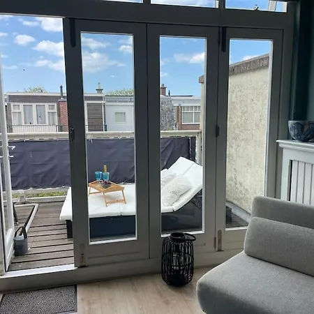 Luxurious Floor Near & Musea